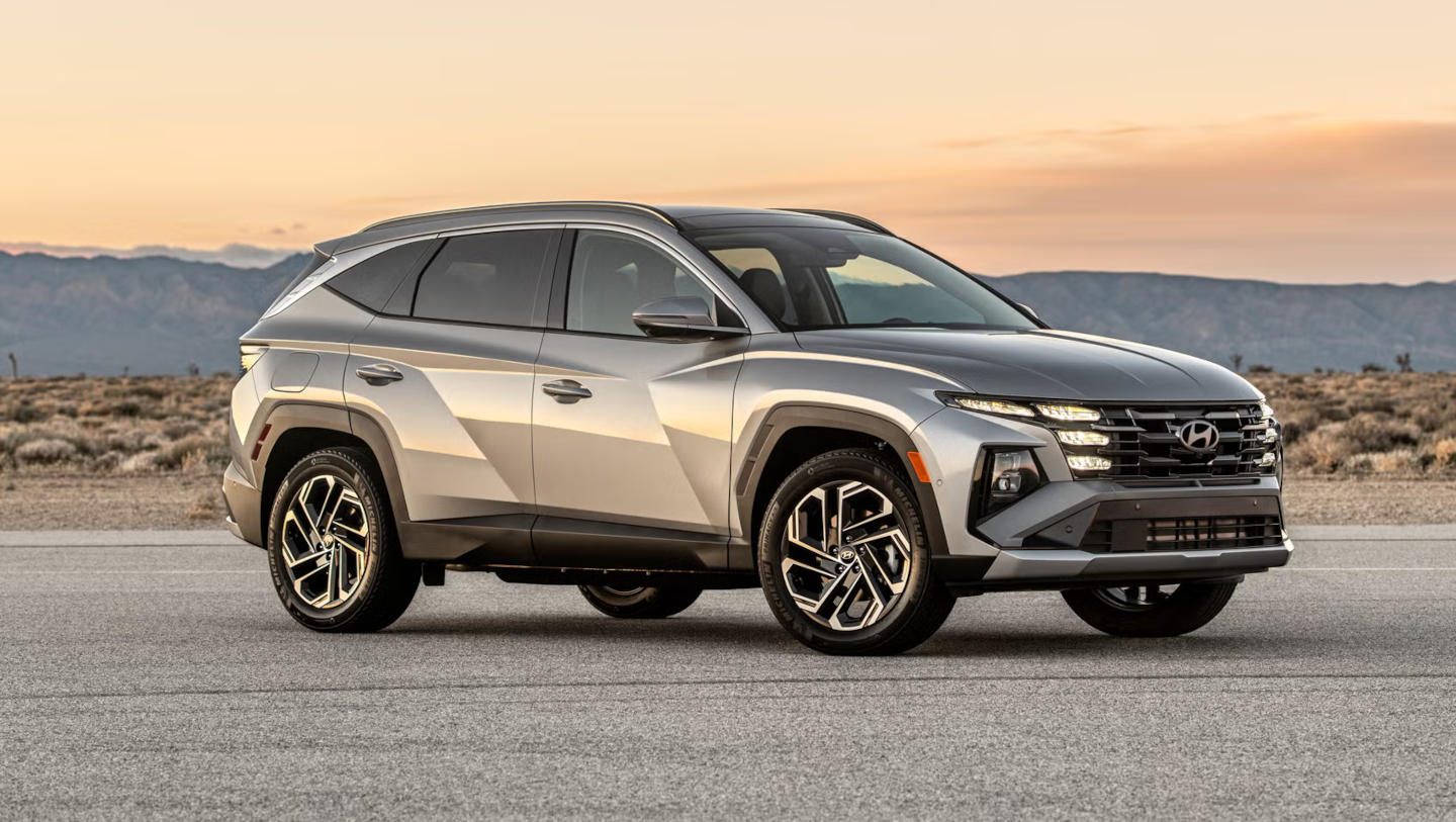 2025 Hyundai Tucson Hybrid parked