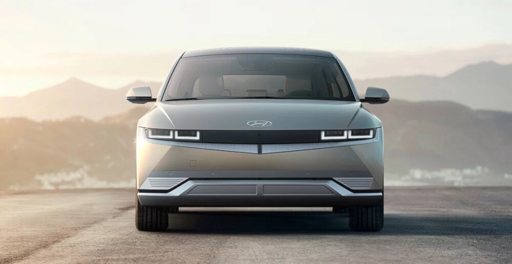 2024-ioniq-5-resaerch-center.jpg 2024 Hyundai IONIQ 5 parked