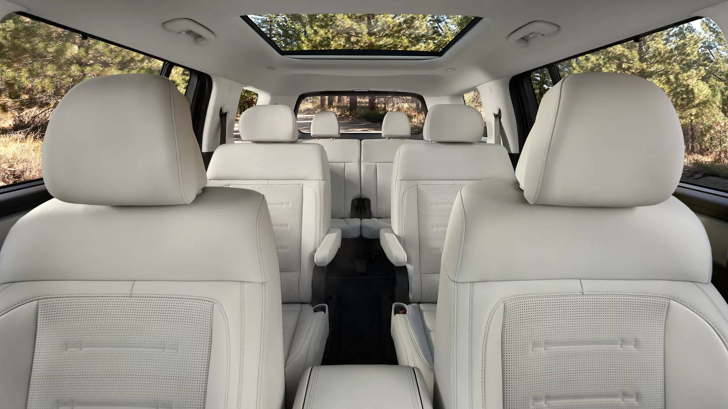 2025 Hyundai Santa Fe Hybrid interior