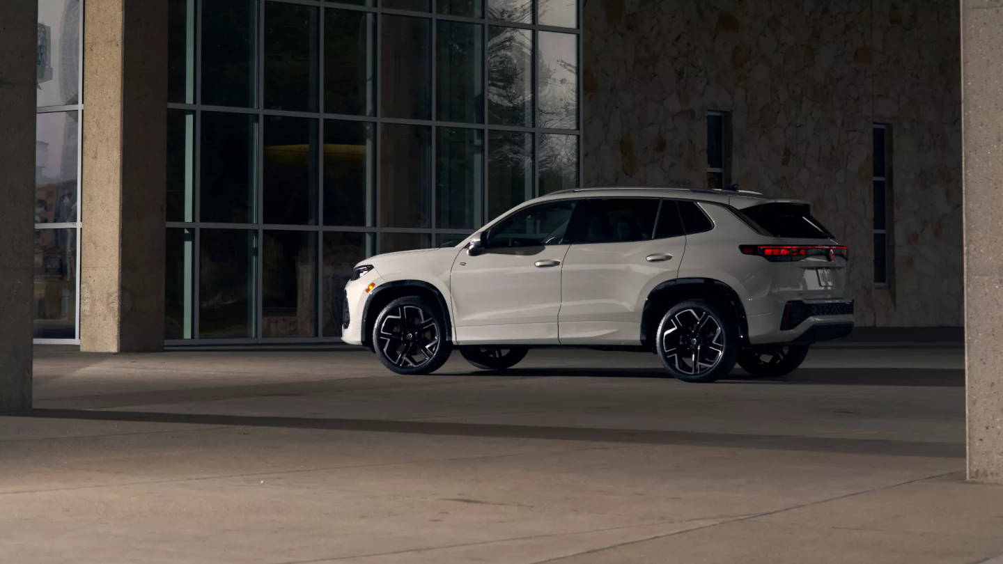 2025 Volkswagen Tiguan parked