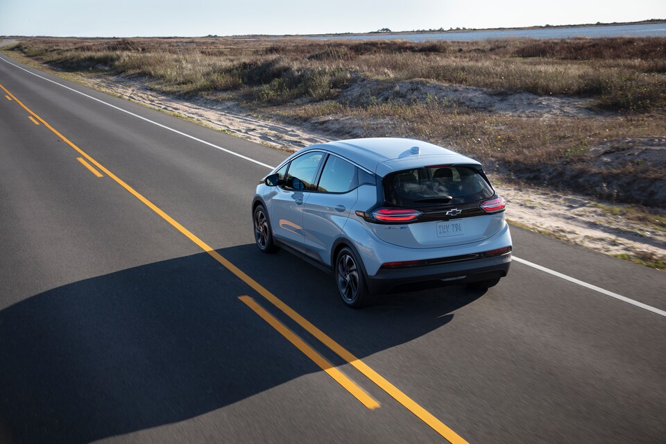 2022-Chevrolet-BoltEV-2LT-Hatchback-L05.png