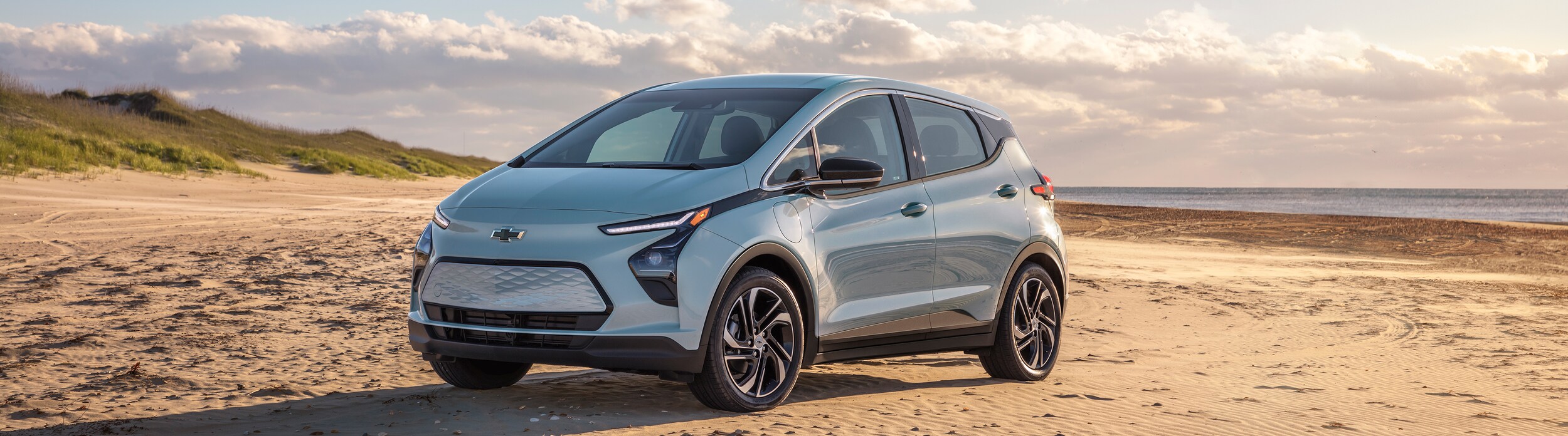 2022-Chevrolet-BoltEV-2LT-Hatchback-L01.png