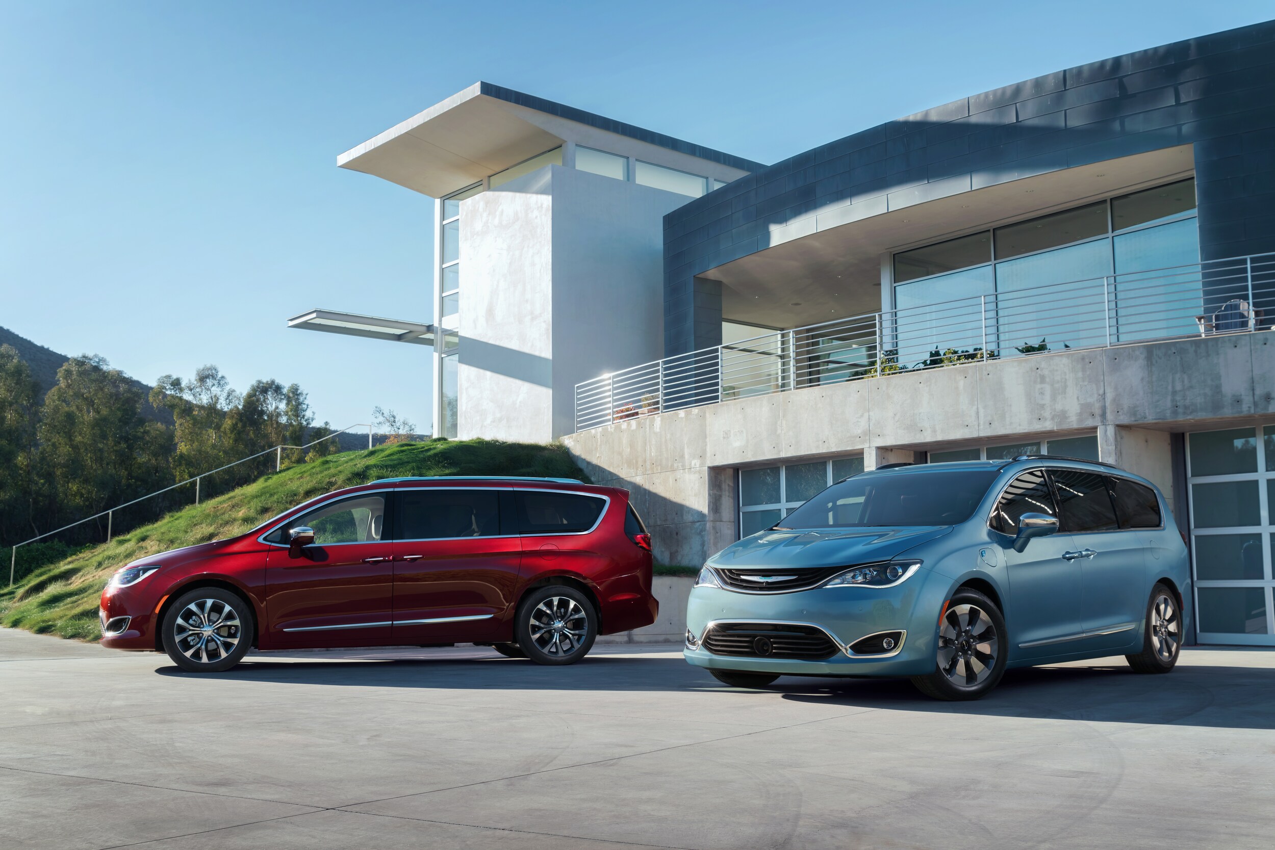 2017 Chrysler Pacifica Limited & Hybrid (2).jpg