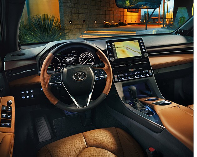 St-Hubert Toyota Avalon 2019 Interior.jpg
