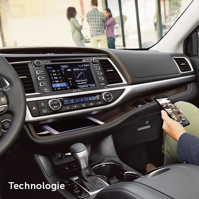 St-Hubert Toyota Highlander 2019 Technologie.jpg