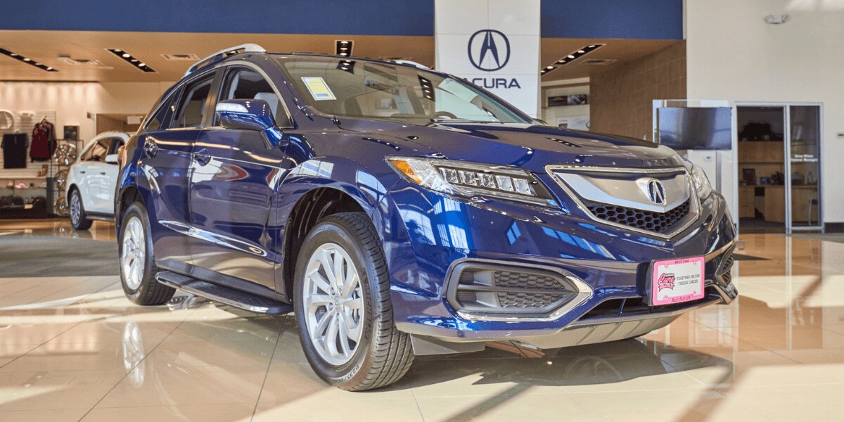 AutoNation Acura Gulf Freeway Finance Department A new Acura in AutoNation Acura Gulf Freeway's showroom
