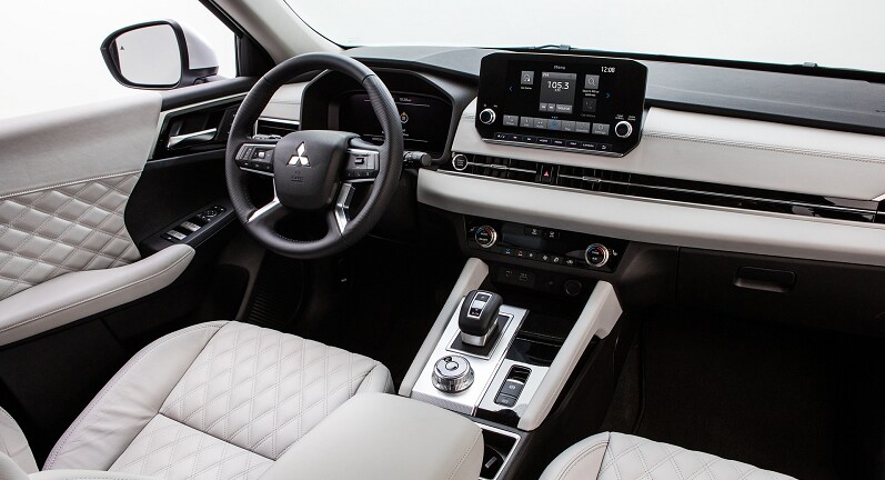 2022 Mitsubishi Outlander - Interior 2022 Mitsubishi Outlander - Interior