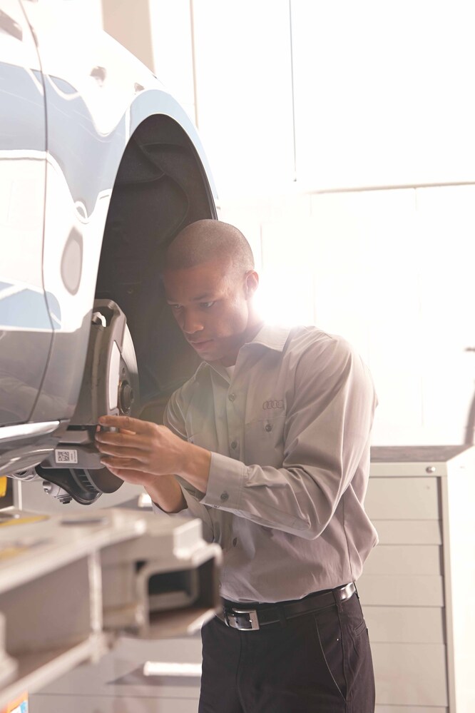 Service_HiRes_Audi_SrvcTchChkngBrks2.jpg