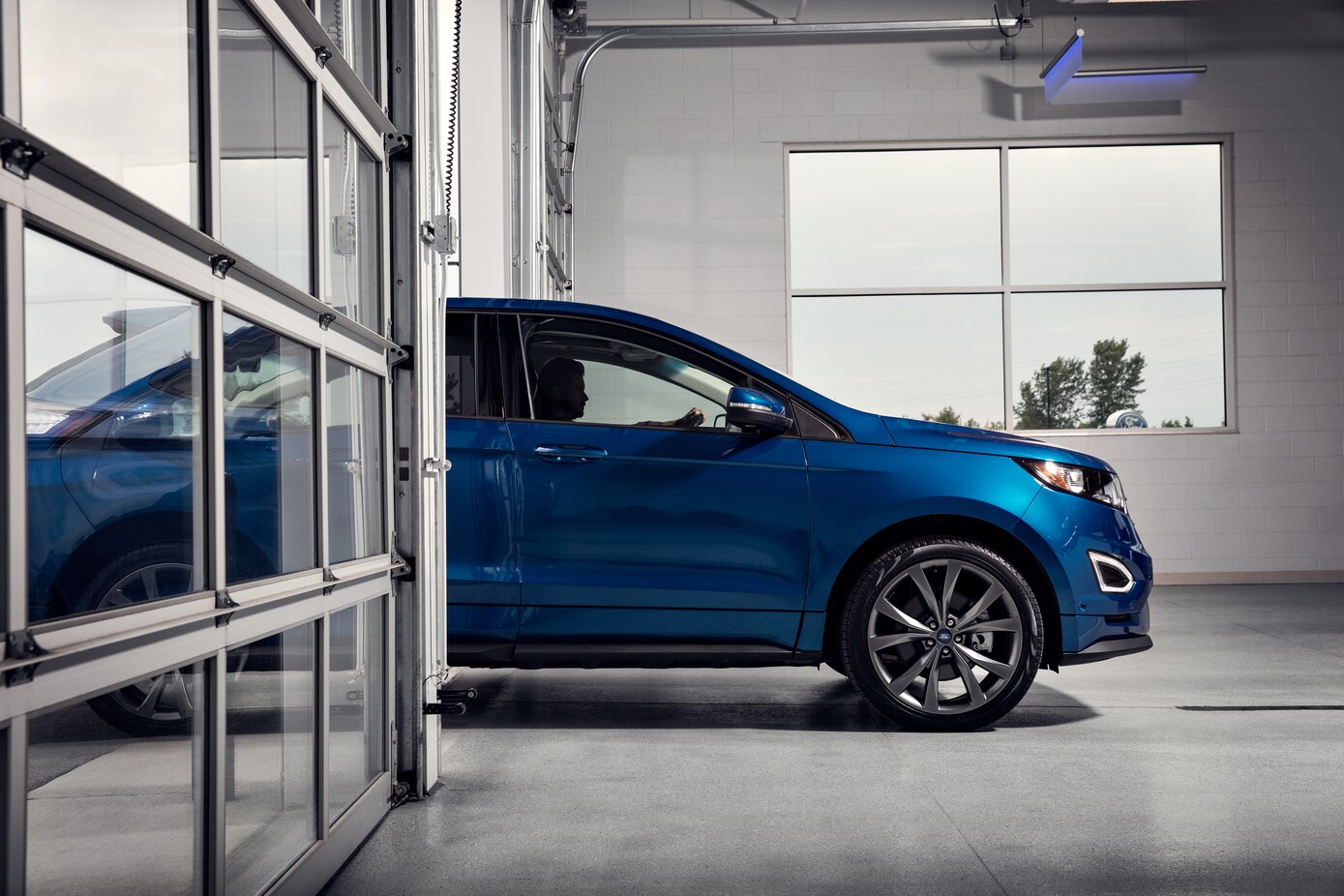 Ford Dealer