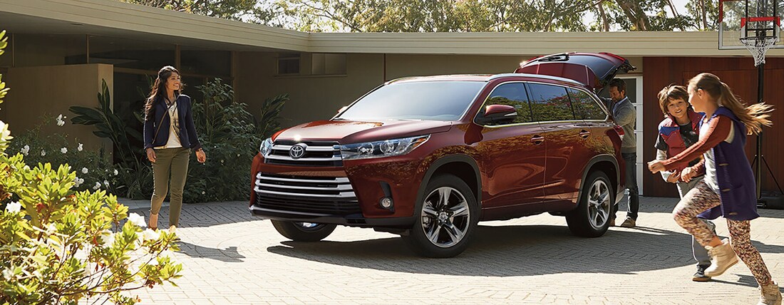 2018 Toyota Highlander Reviews Sm Banner.jpg 2018 Highlander Family