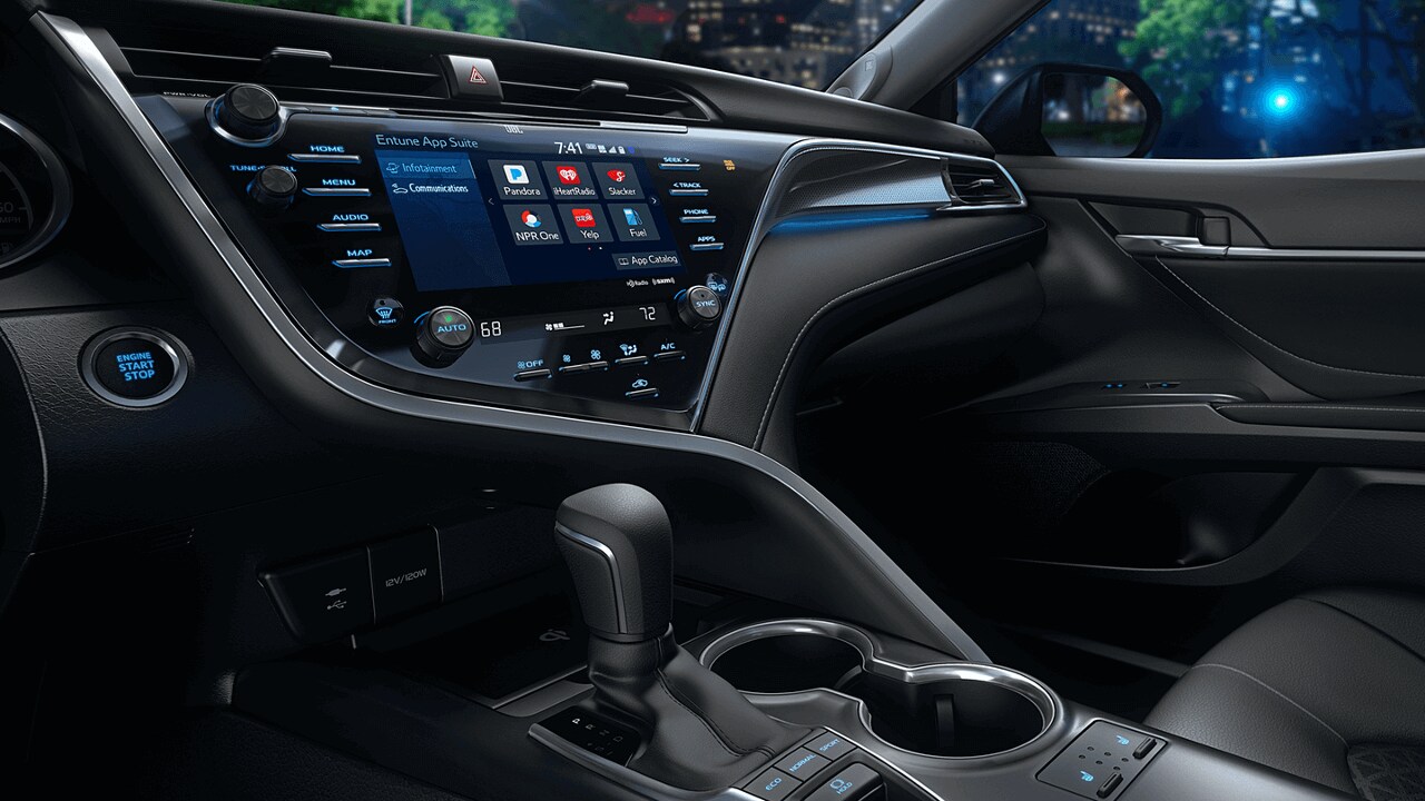2018 Toyota Camry Dashboard.png