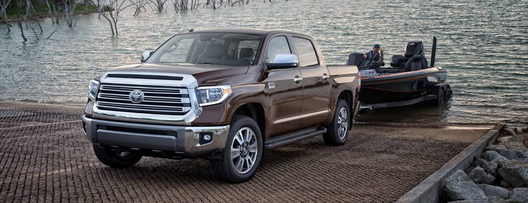 2019 Toyota Tundra tows boat