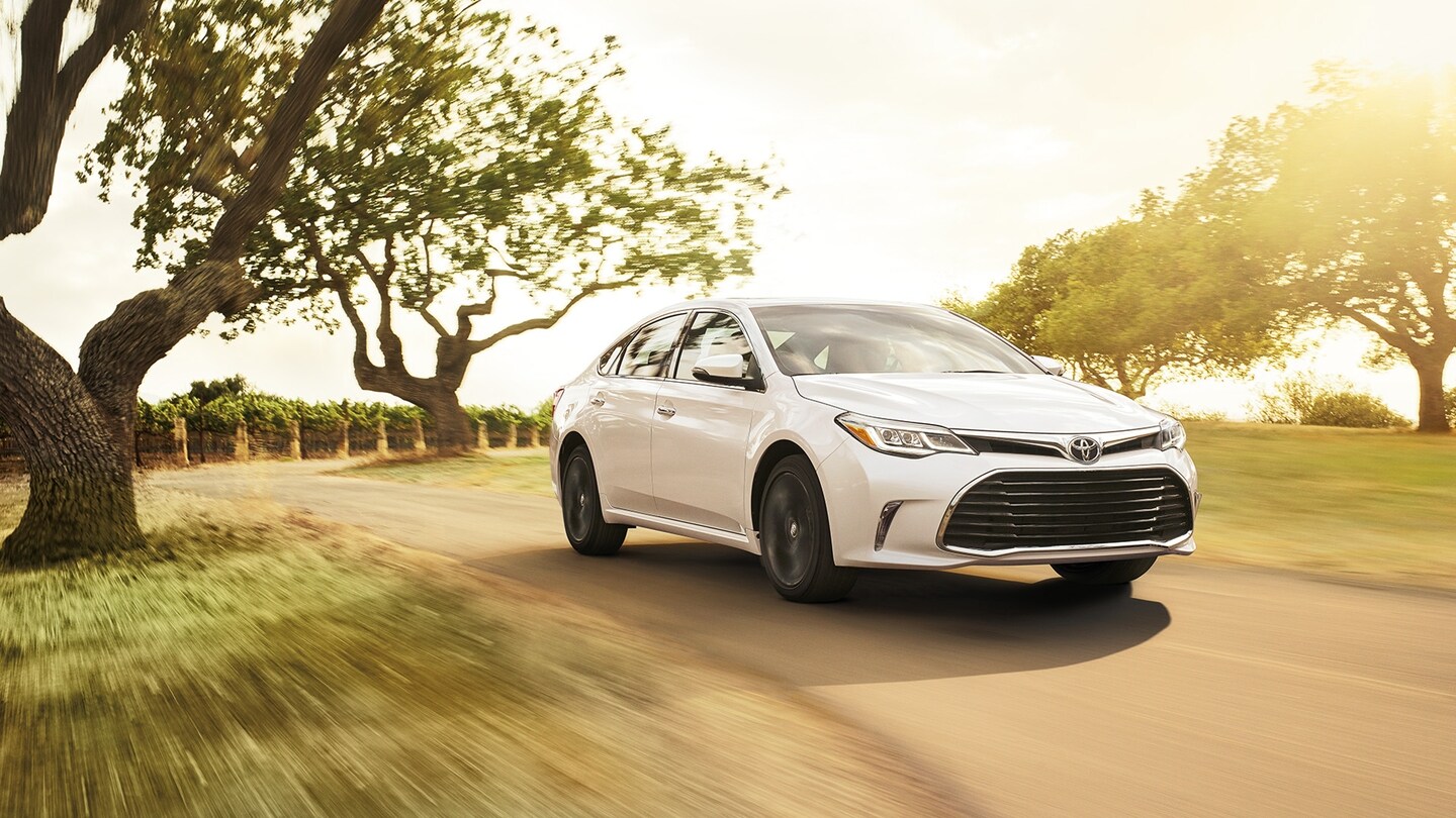 2018-Toyota-Avalon-Exterior1.jpg