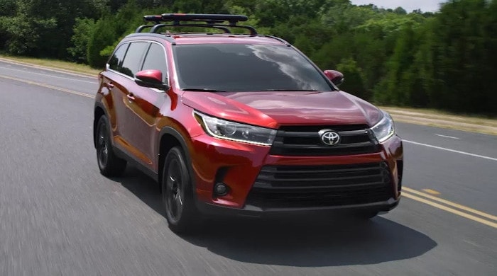 2019 Toyota Highlander on road