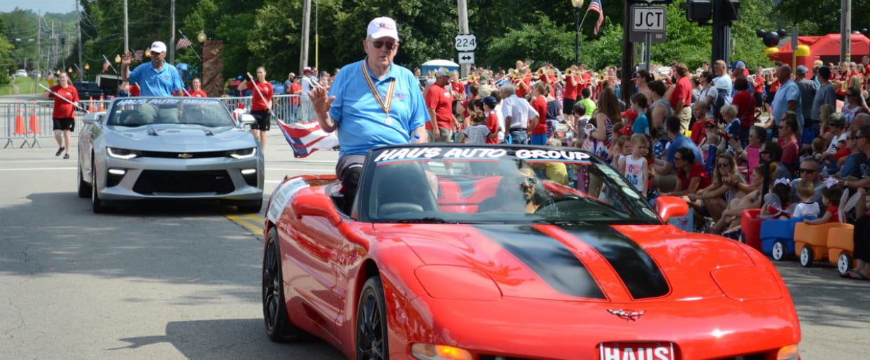 Haus%20at%204th%20of%20July%20parade.jpg