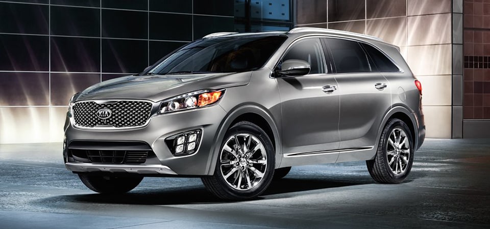 What service information does Kia offer on its website for the Sorento?