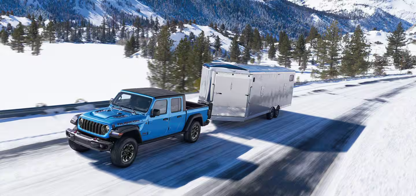 Jeep Gladiator Towing a Trailer