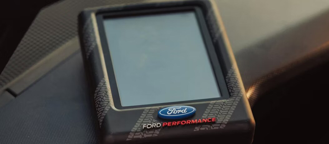 Mustang FP800S Black Edition custom grille