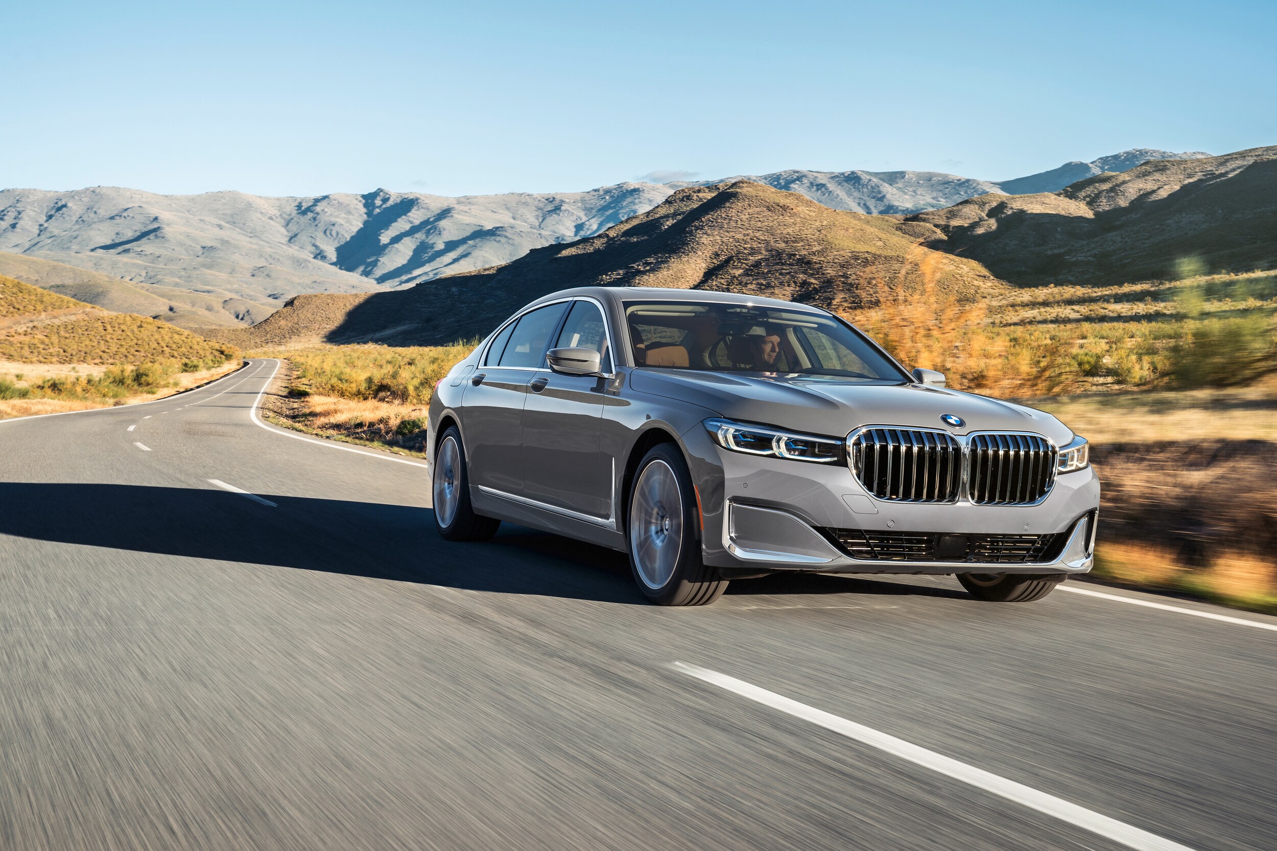 2022-BMW-7Series-750ixDrive-Sedan-L01.jpg