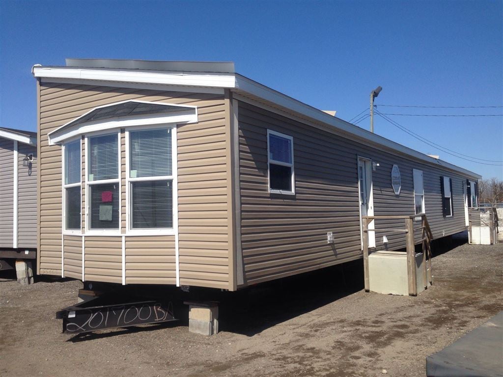 Used 2015 Fairmont Homes 28X40 For Sale GUELPH ON