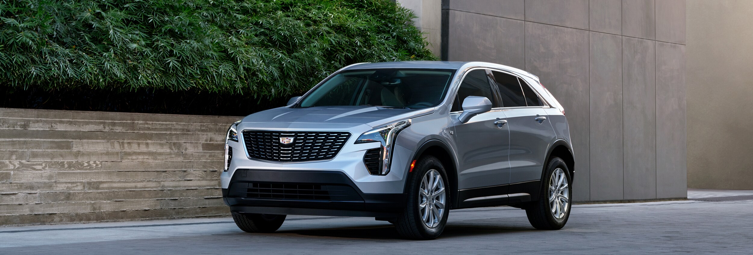 2022-Cadilac-XT4-Luxury-SUV-L01.png