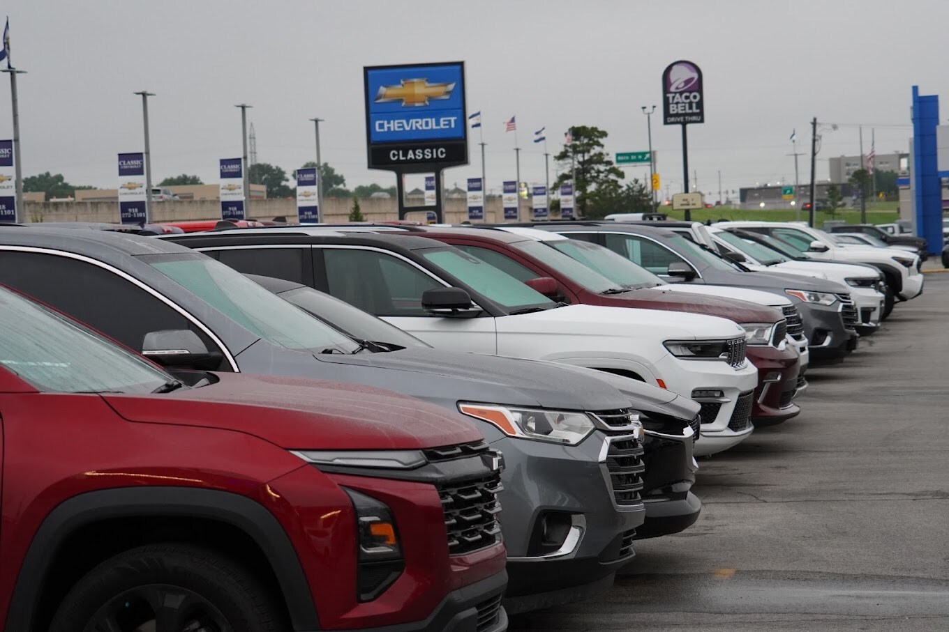 Classic Chevrolet new inventory lot in Owasso Oklahoma with Silverados, Equinox, Traverse and more