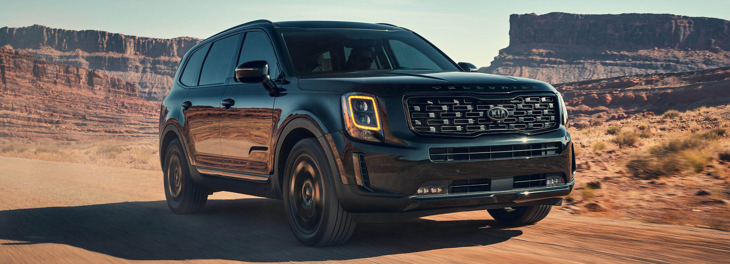 2021-KIA-Telluride-SX-NightfallPackageBlack-SUV-L01.png