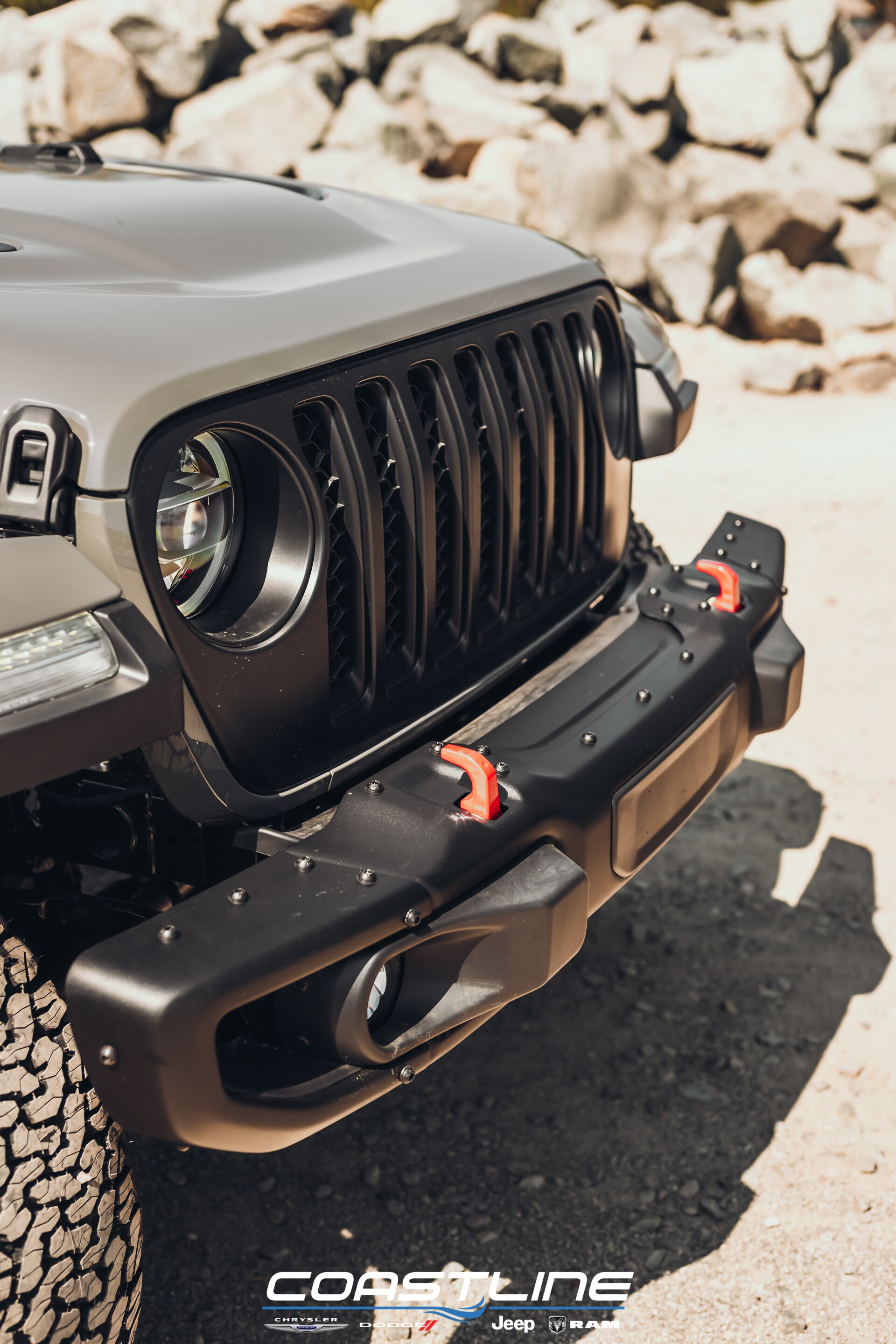 200632_Jeep_Gladiator_Rubicon_Grey_Website-16.jpg