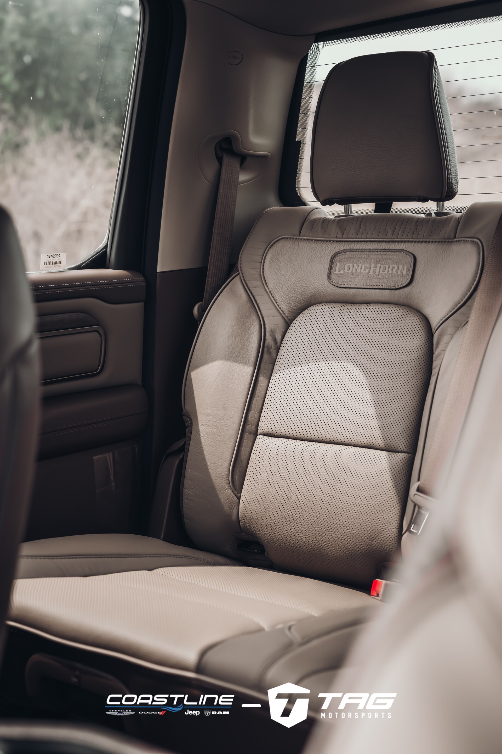 20R0420_Ram_1500_Silver_with_TAG_Package_(Interior_Nice)Website-36.jpg