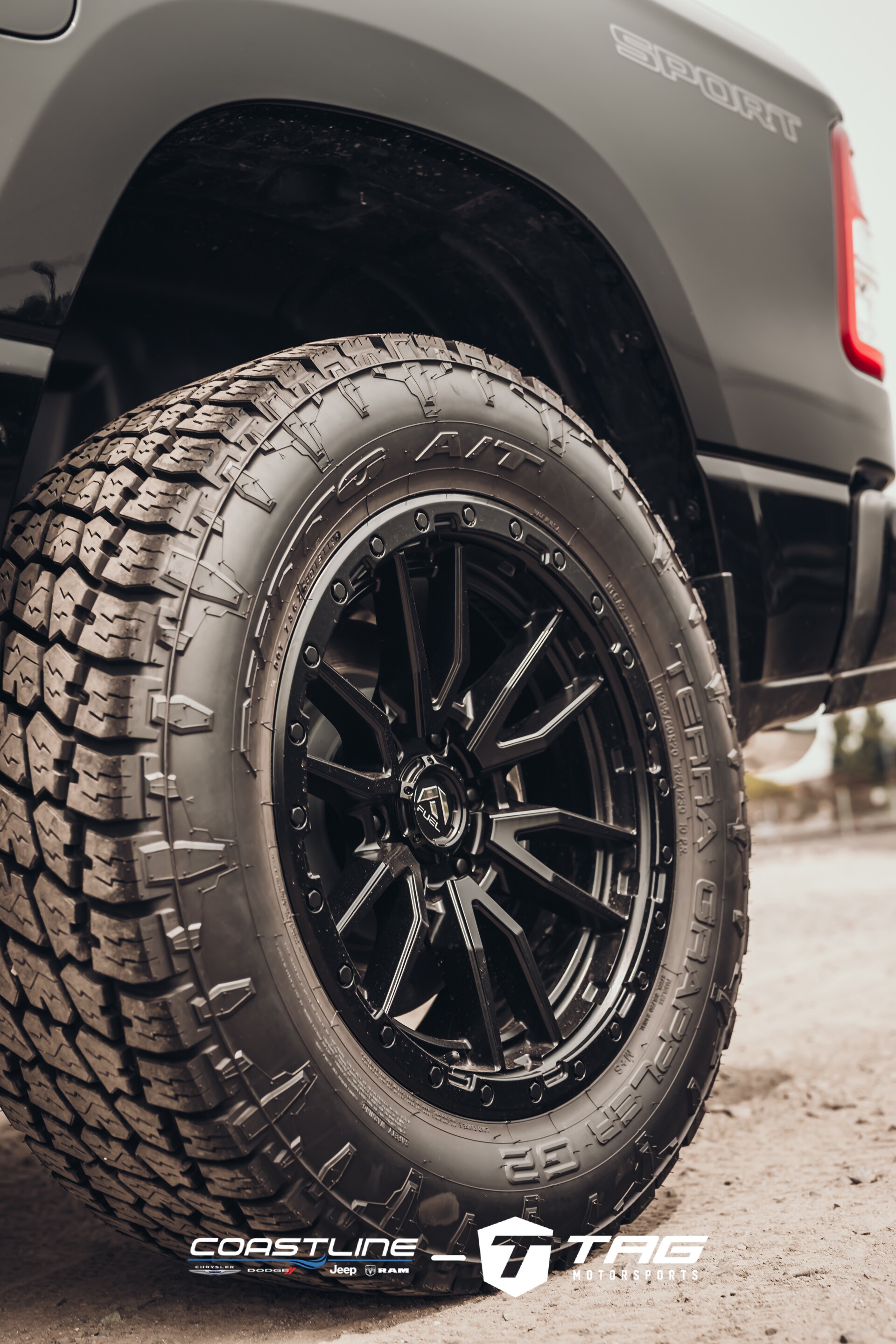 20R0132_Ram_1500_Black_with_TAG_Package_IG-17.jpg