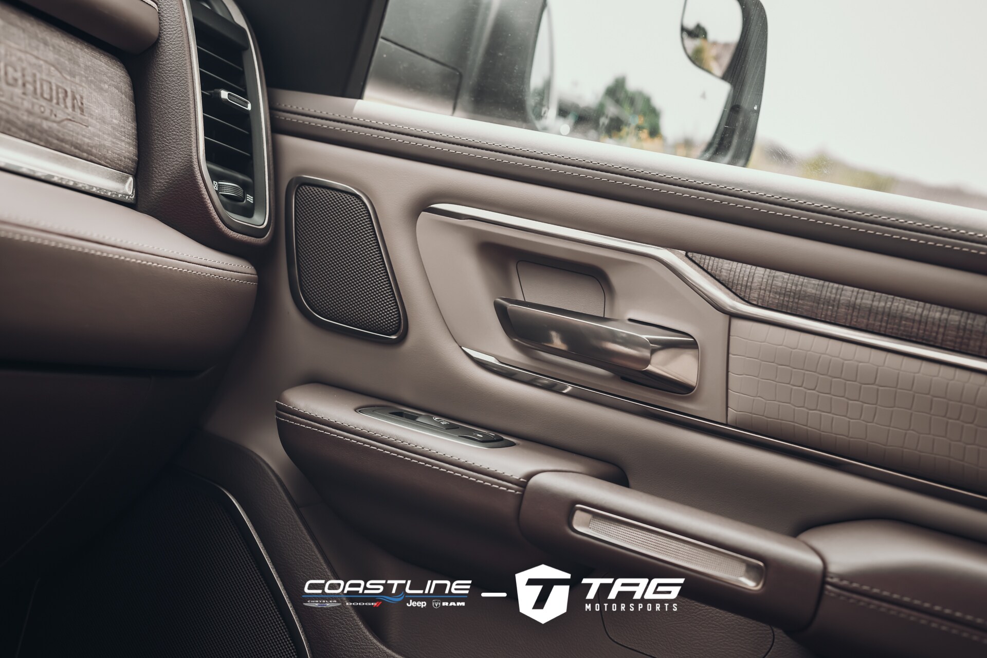 20R0420_Ram_1500_Silver_with_TAG_Package_(Interior_Nice)Website-35.jpg