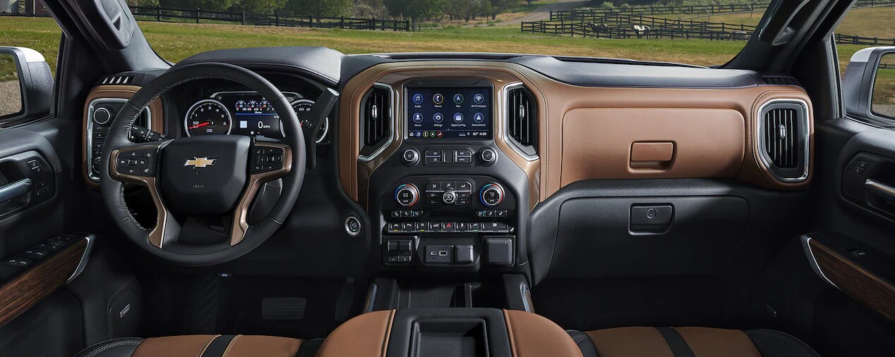 2022-silverado-ld-design-interior-01-v2.png