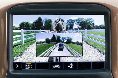 Six Driving Views - Transparent Trailer - pic-in-pic side view Six Driving Views - Transparent Trailer - pic-in-pic side view