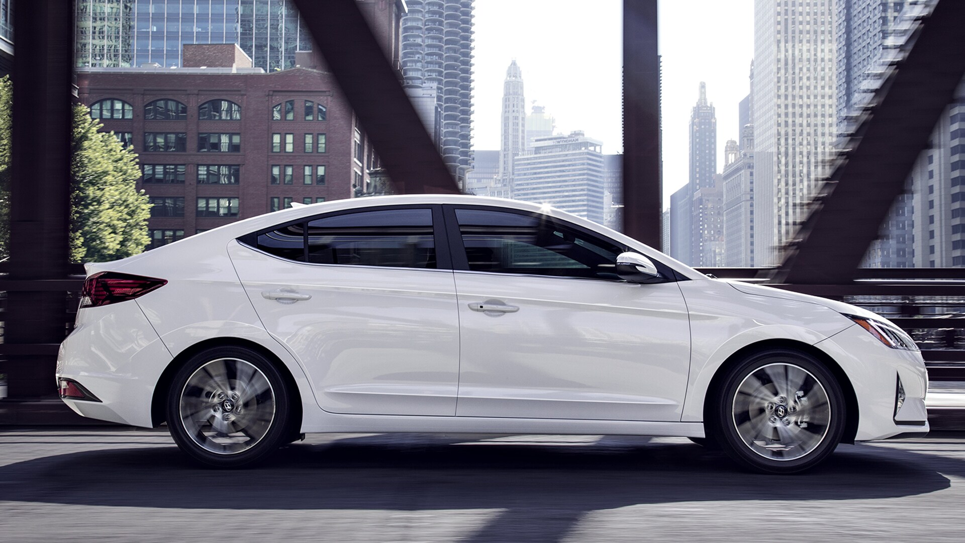 Elantra-Hero_1920x1080.png