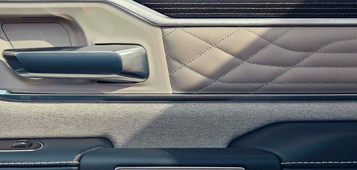 2022 ram 1500interior