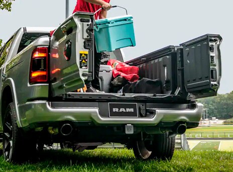 RAM 1500 MULTIFUNcTION