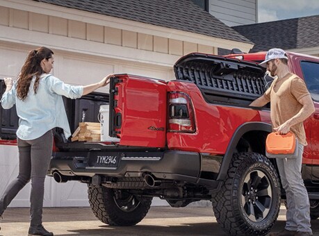 MULTIFUNCTION TAILGATE