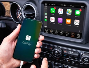 Apple CarPlay COMPATIBLE