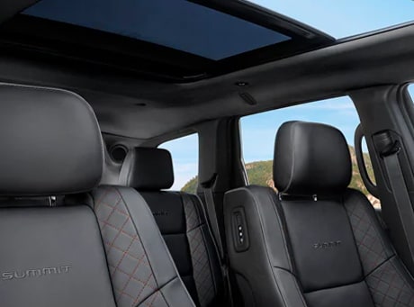 GRAND CHEROKEE INTERIOR