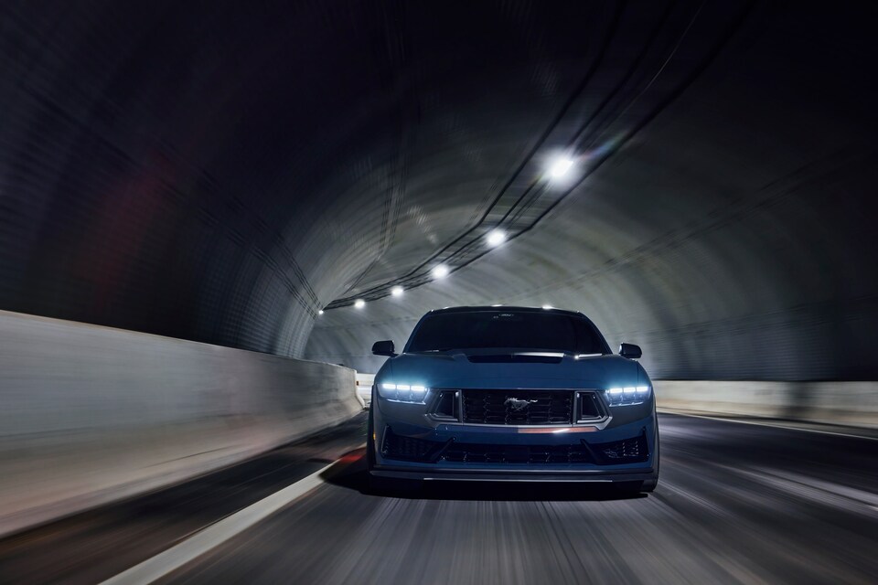 2024-Ford-Mustang-DarkHorse-Coupe-L02.jpeg