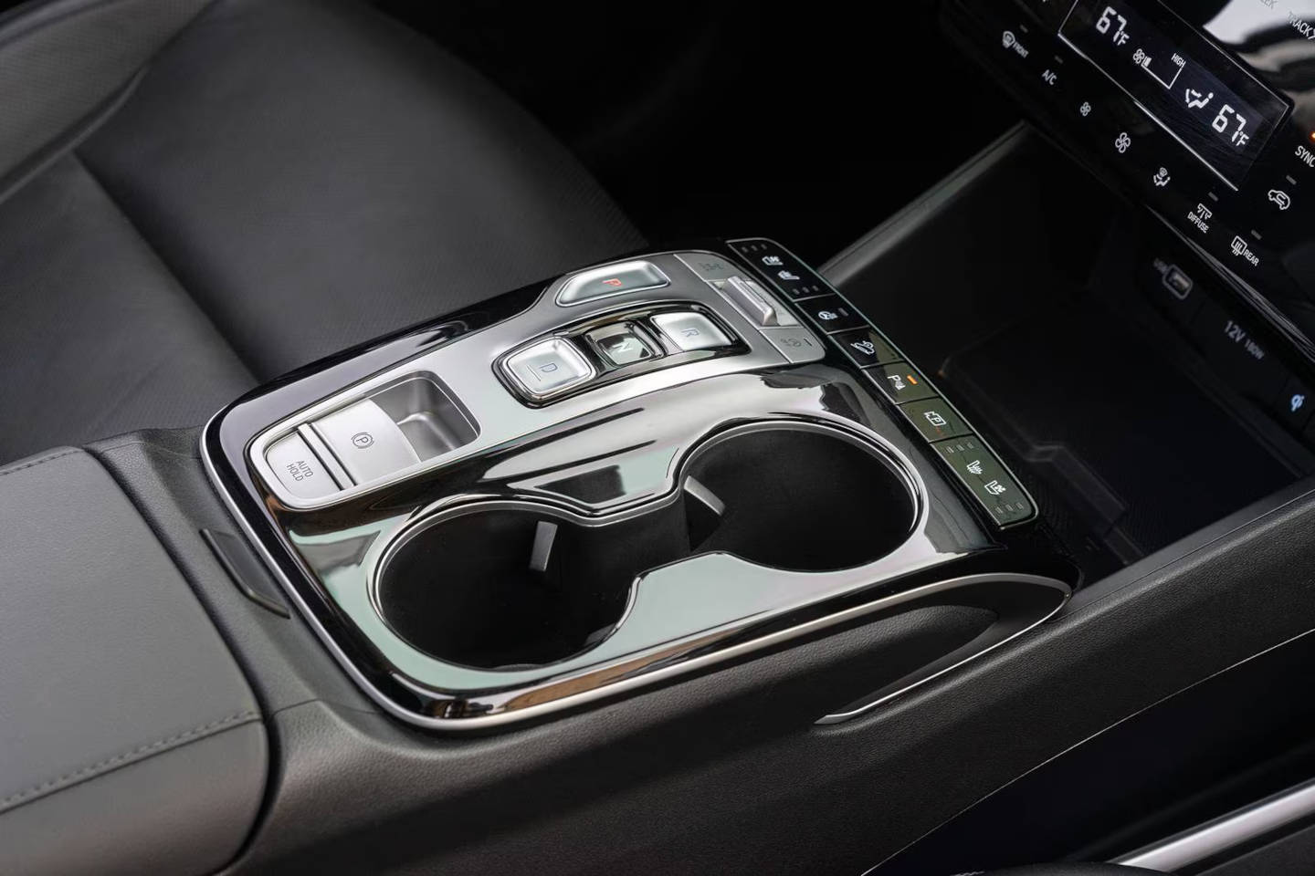 2023 Hyundai Tucson interior