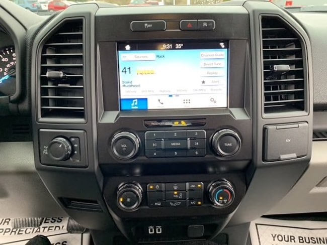 2019 Ford F-150 Raptor Interior Technology console 2019 Ford F-150 Raptor Interior Technology console