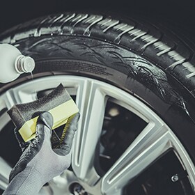 what different tire options are available at Colonial Toyota in Indiana