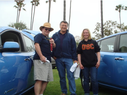 michael_walsh_phil_tipper_connell_nissan_leaf_occ_green_show.jpg