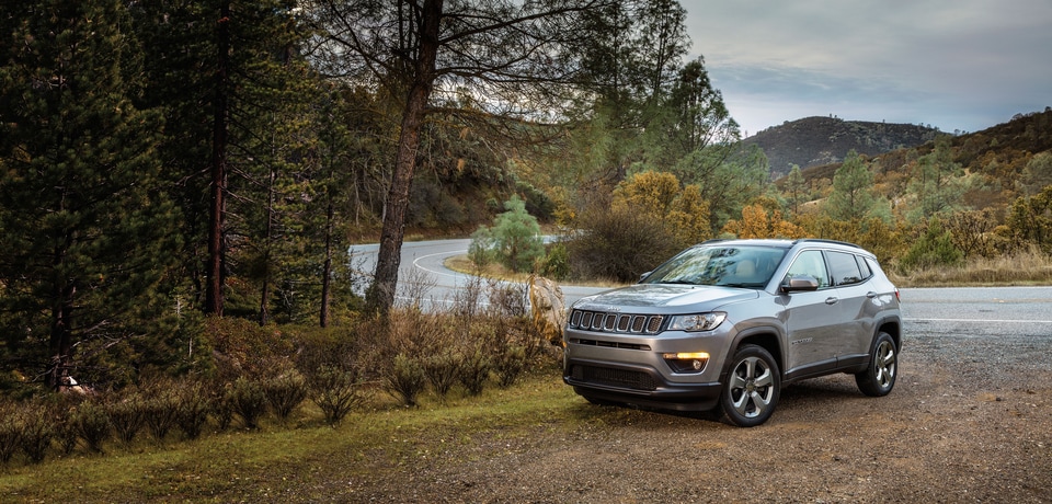 2019-Jeep-Compass-Longitude-SUV-L01.png