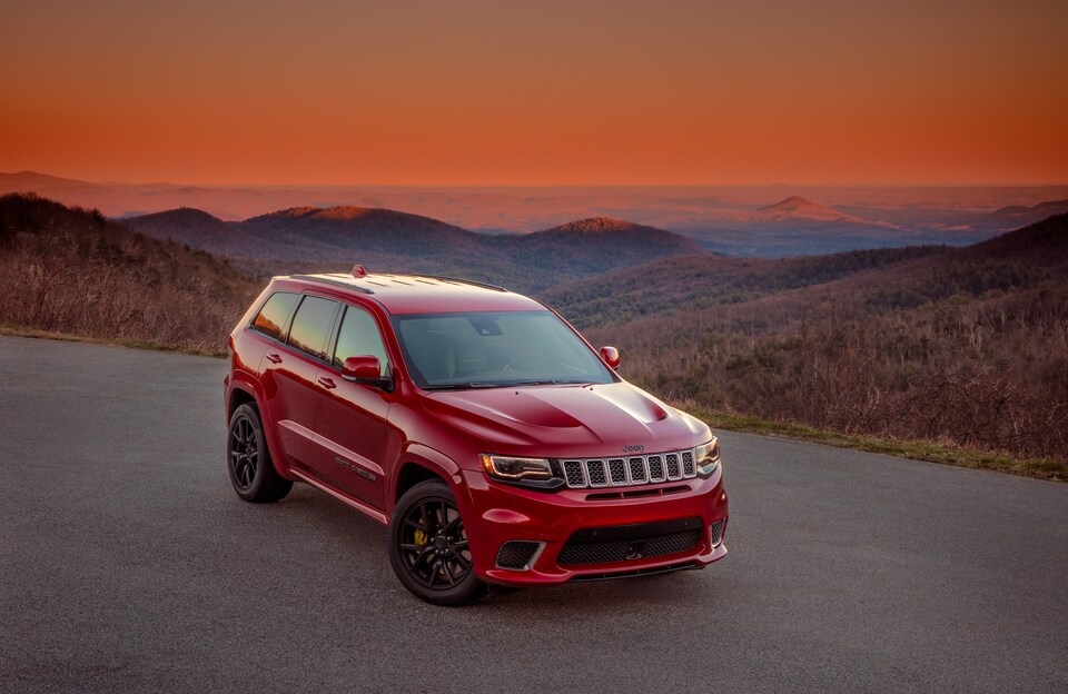 2018-Jeep-GrandCherokee- Trackhawk-SUV-L03.png