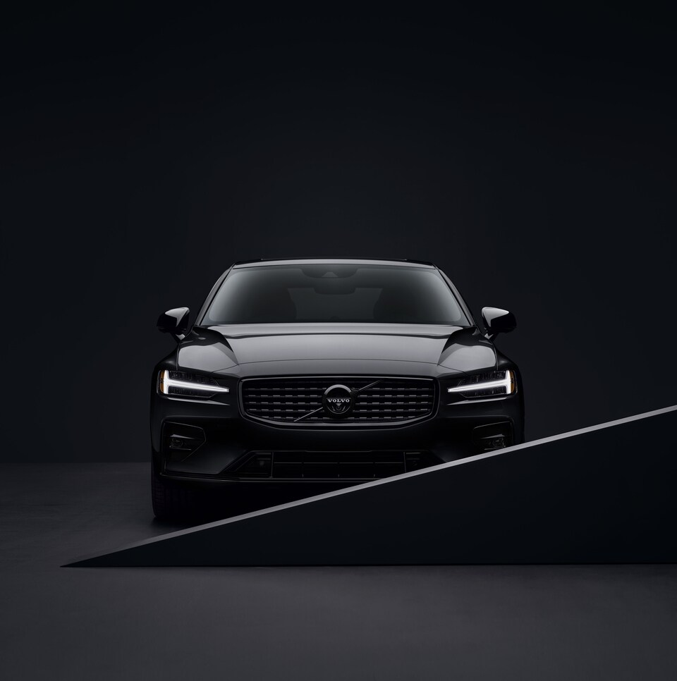 2024-Volvo-S60-Ultimate-BlackEdition-Sedan-L02.jpeg