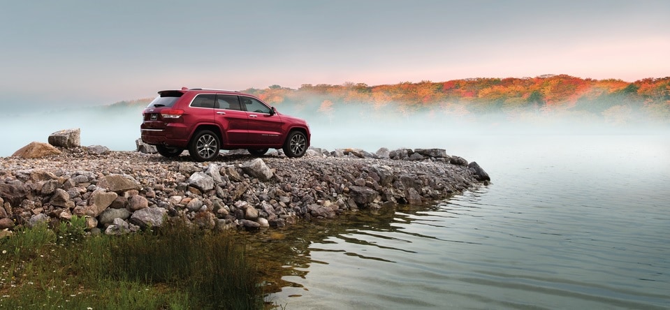 2017-Jeep-Grand-Cherokee-Overland-SUV-L01.jpg