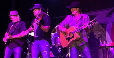 Tracy-Lawrence-2.jpg Tracy Lawrence