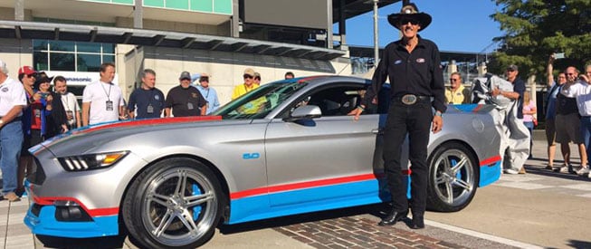 county-ford-mustang-gt-king-engine-richard-petty.jpg Richard Petty and the Mustang GT King Premier Edition